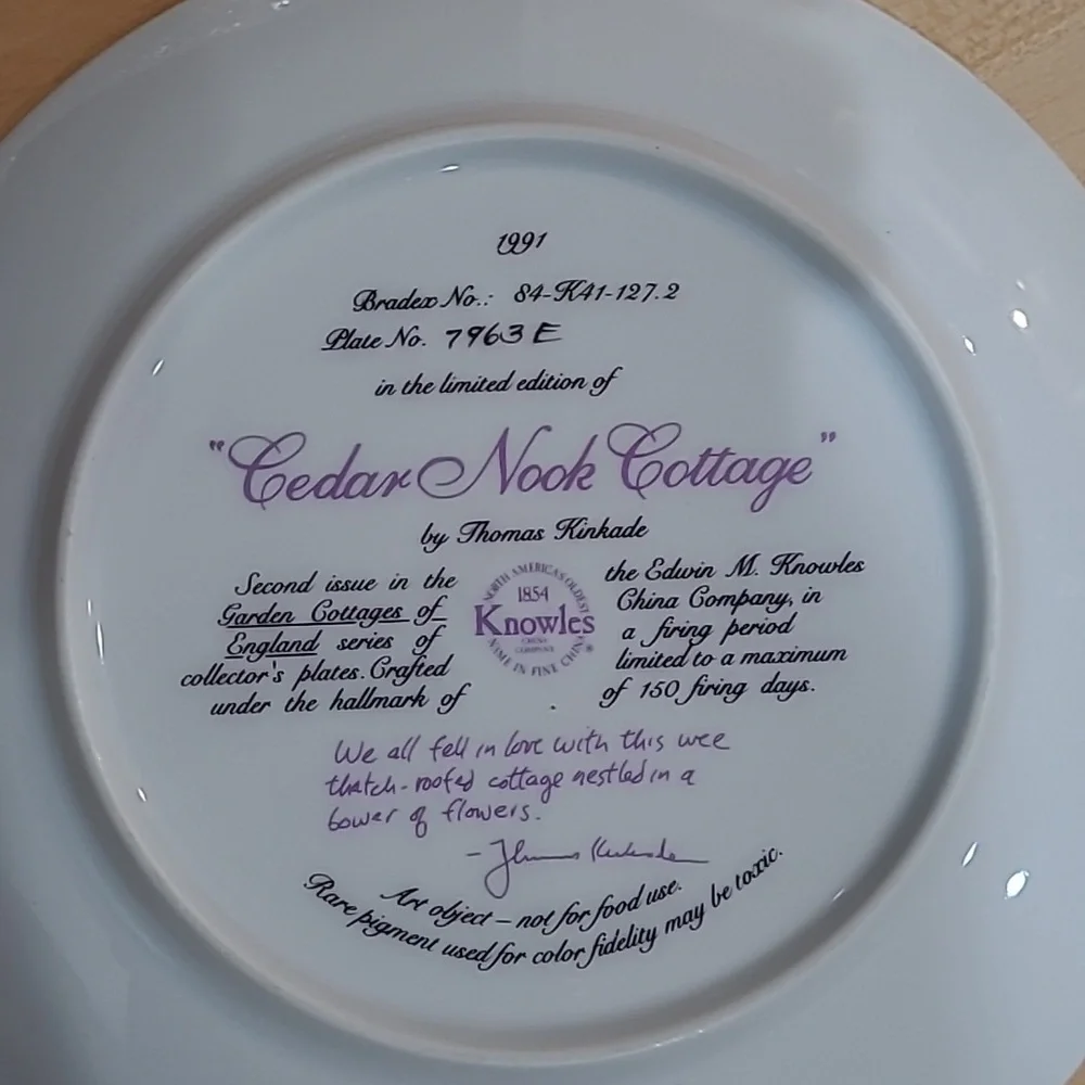 "Cedar Nook Cottage" plate by Thomas Kinkade, 1991 - Picture 2 of 2